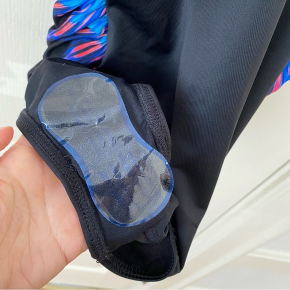 COPY - ❤️ NWOT Miraclesuit Temptress Black One Piece Slimming Swimsuit Size 10 👙 - Picture 11 of 11